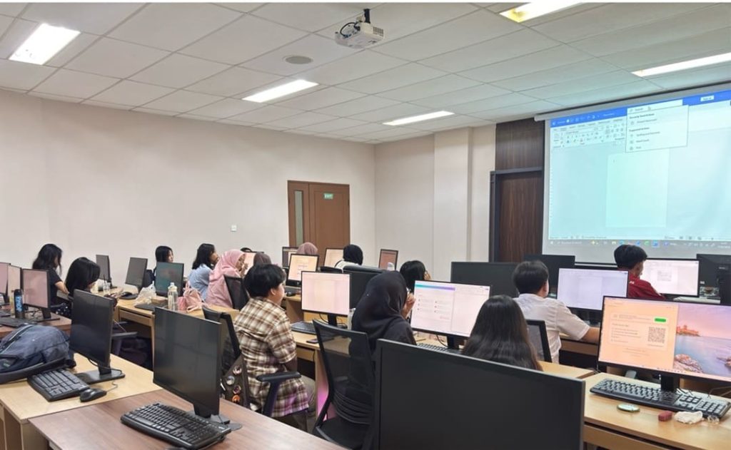Bekali Siswa PKL Keterampilan, Universitas Adhyaksa Gelar Pelatihan Microsoft Word