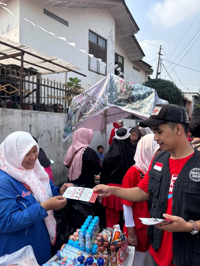 Universitas Adhyaksa Perkuat Kedekatan dengan Masyarakat melalui Jalan Sehat dan Bazar Rakyat RW 004